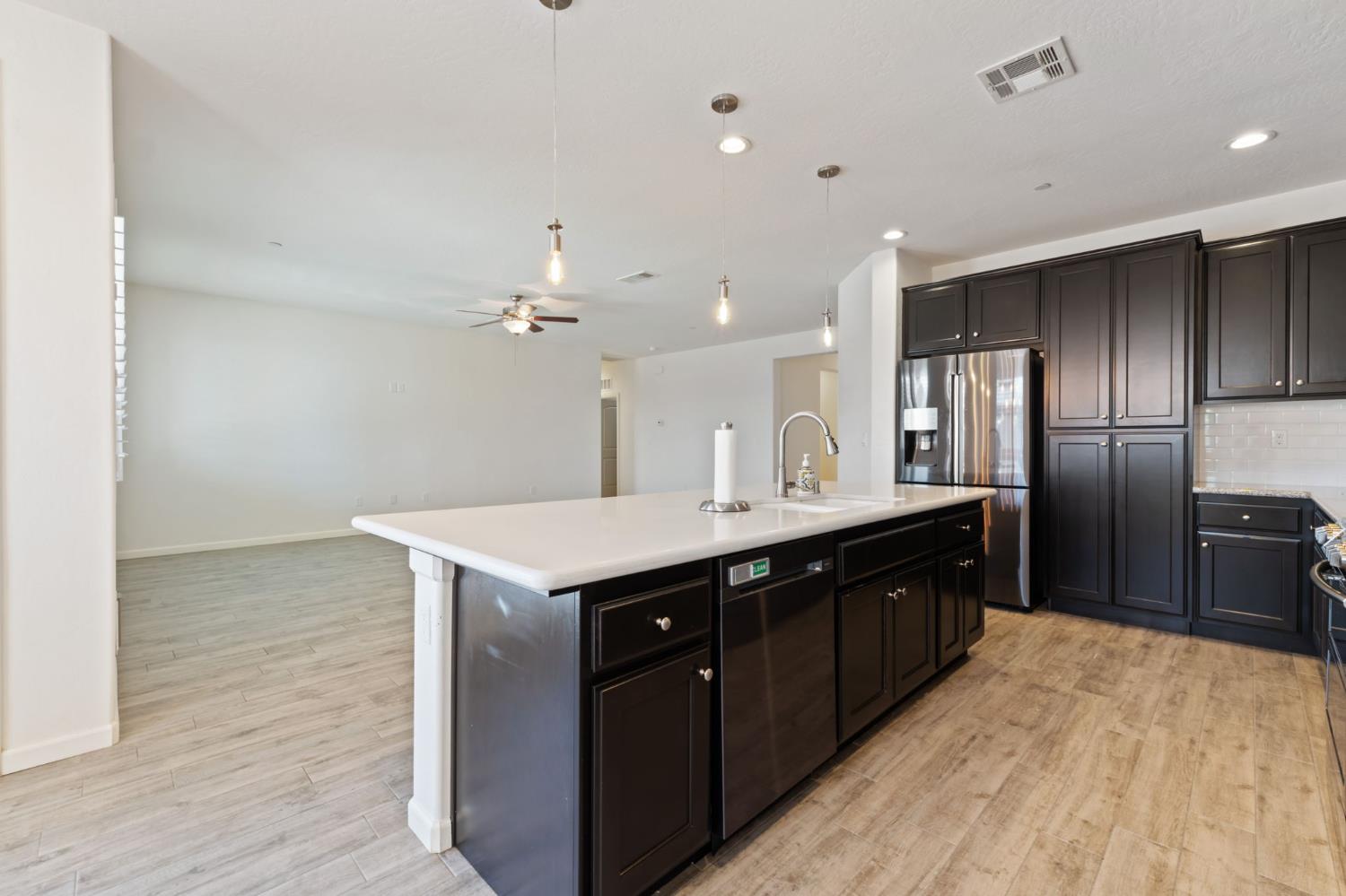 2587 Isleworth Avenue