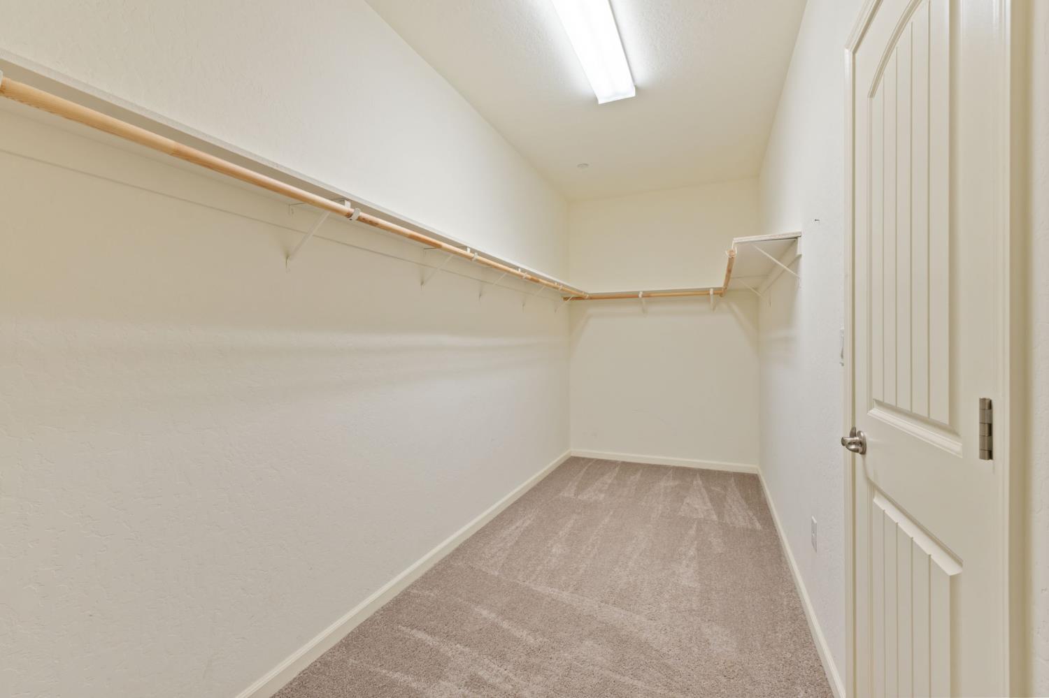 2587 Isleworth Avenue