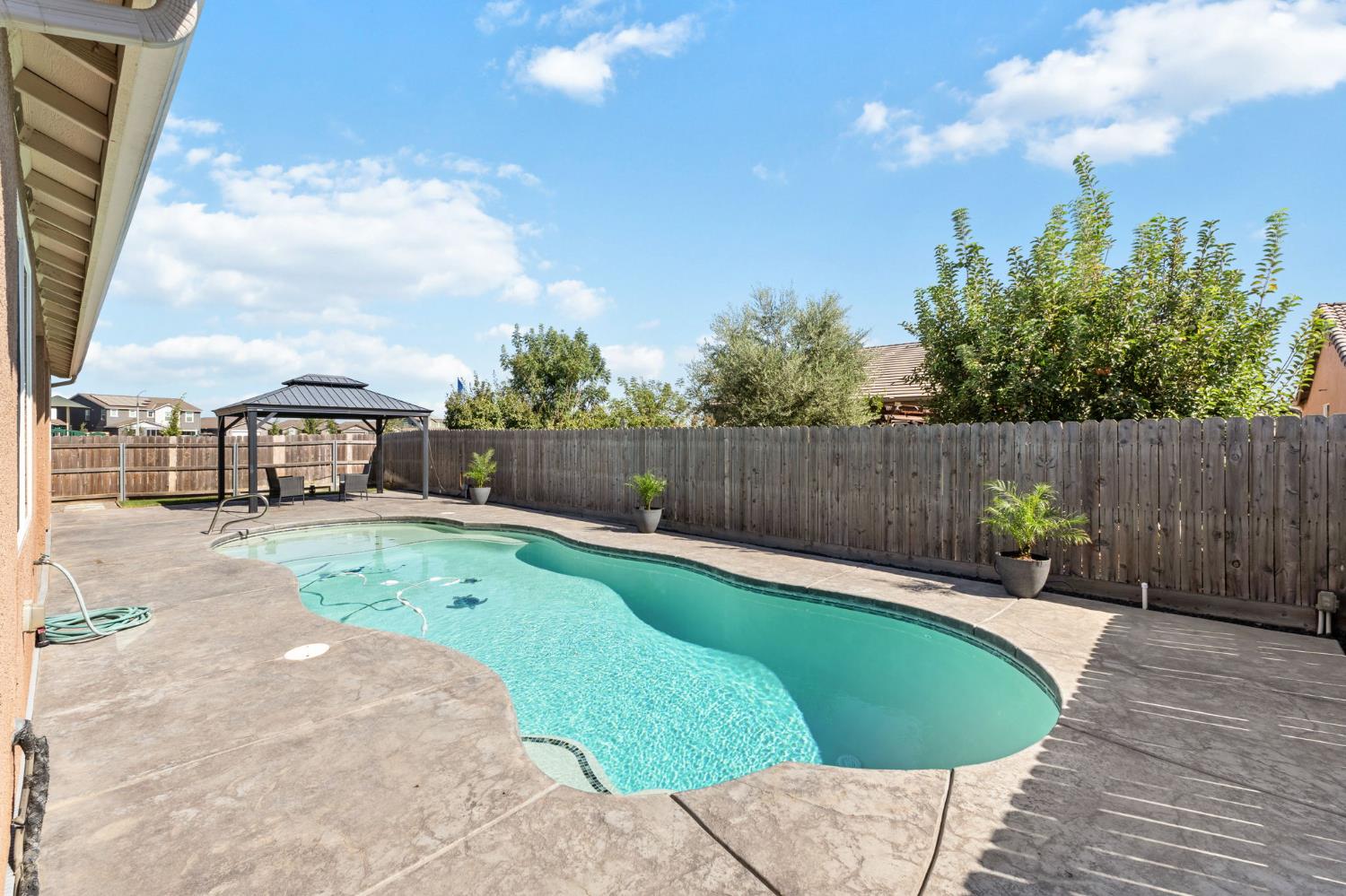 2587 Isleworth Avenue