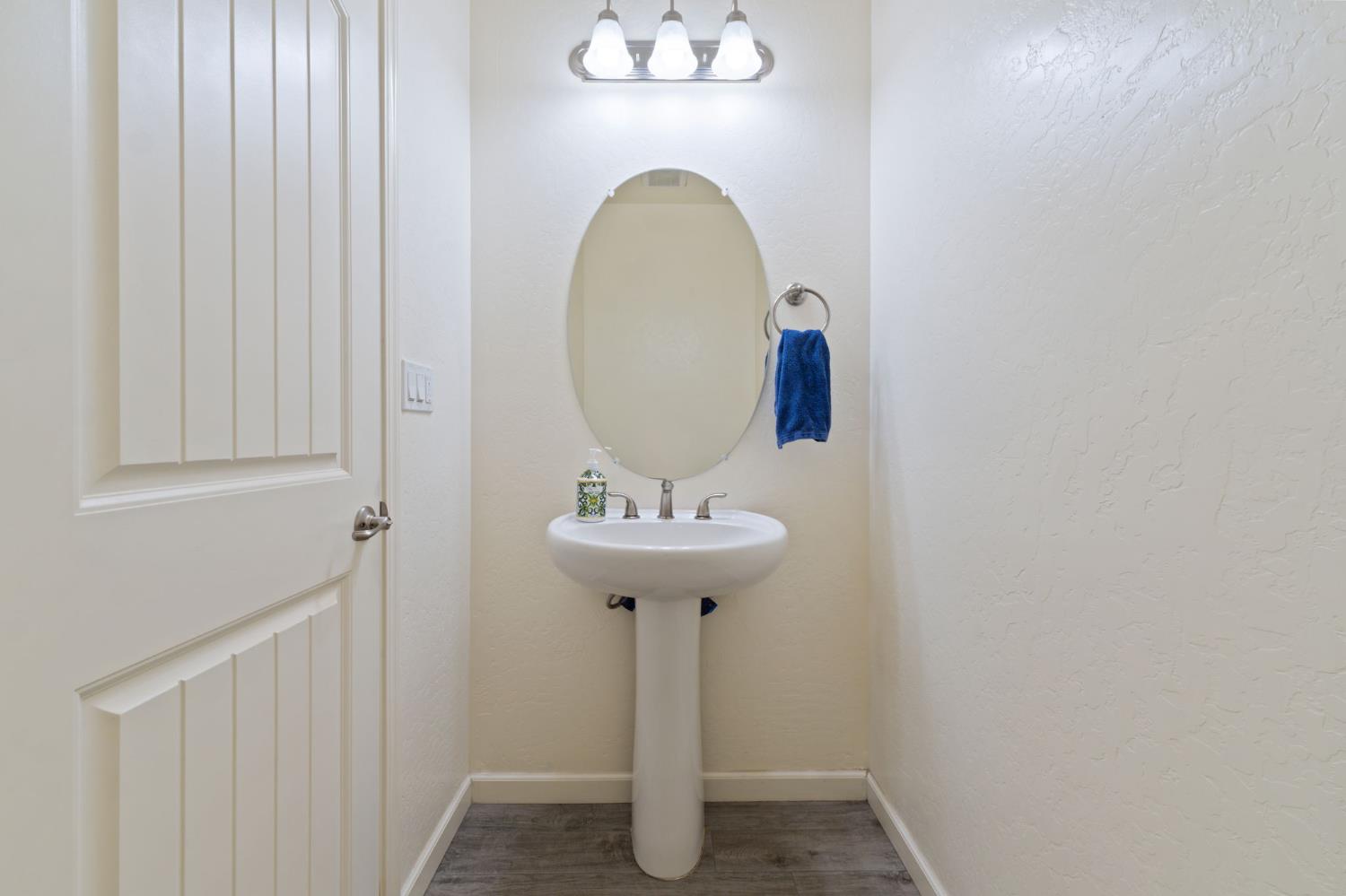 2587 Isleworth Avenue