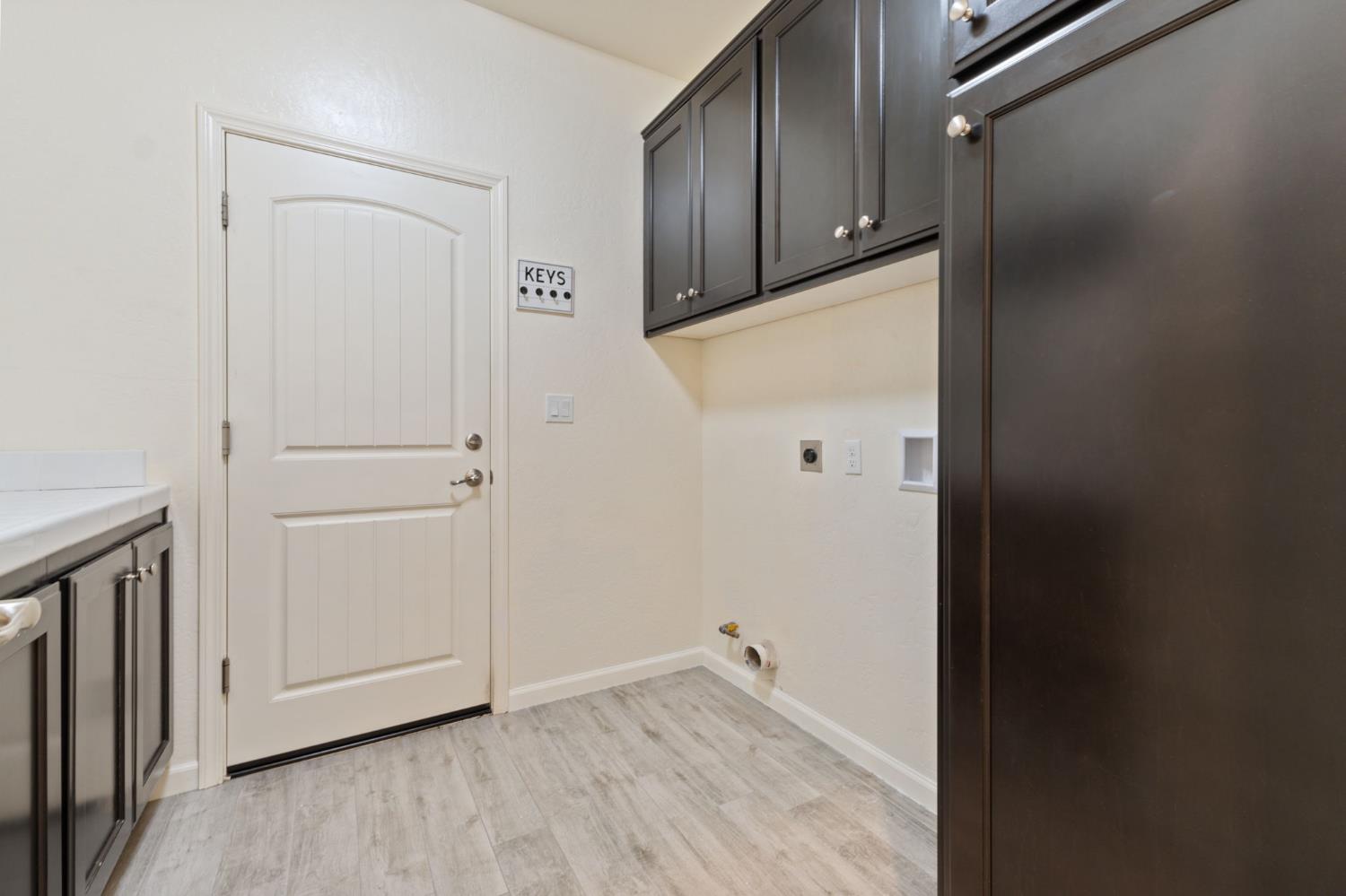 2587 Isleworth Avenue