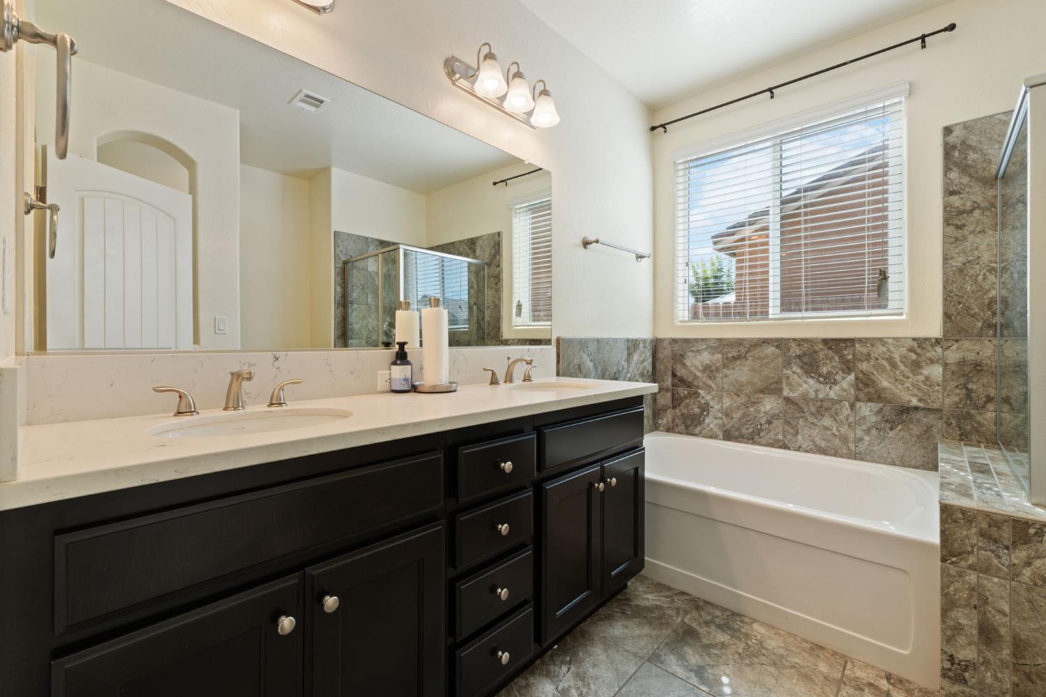 2587 Isleworth Avenue