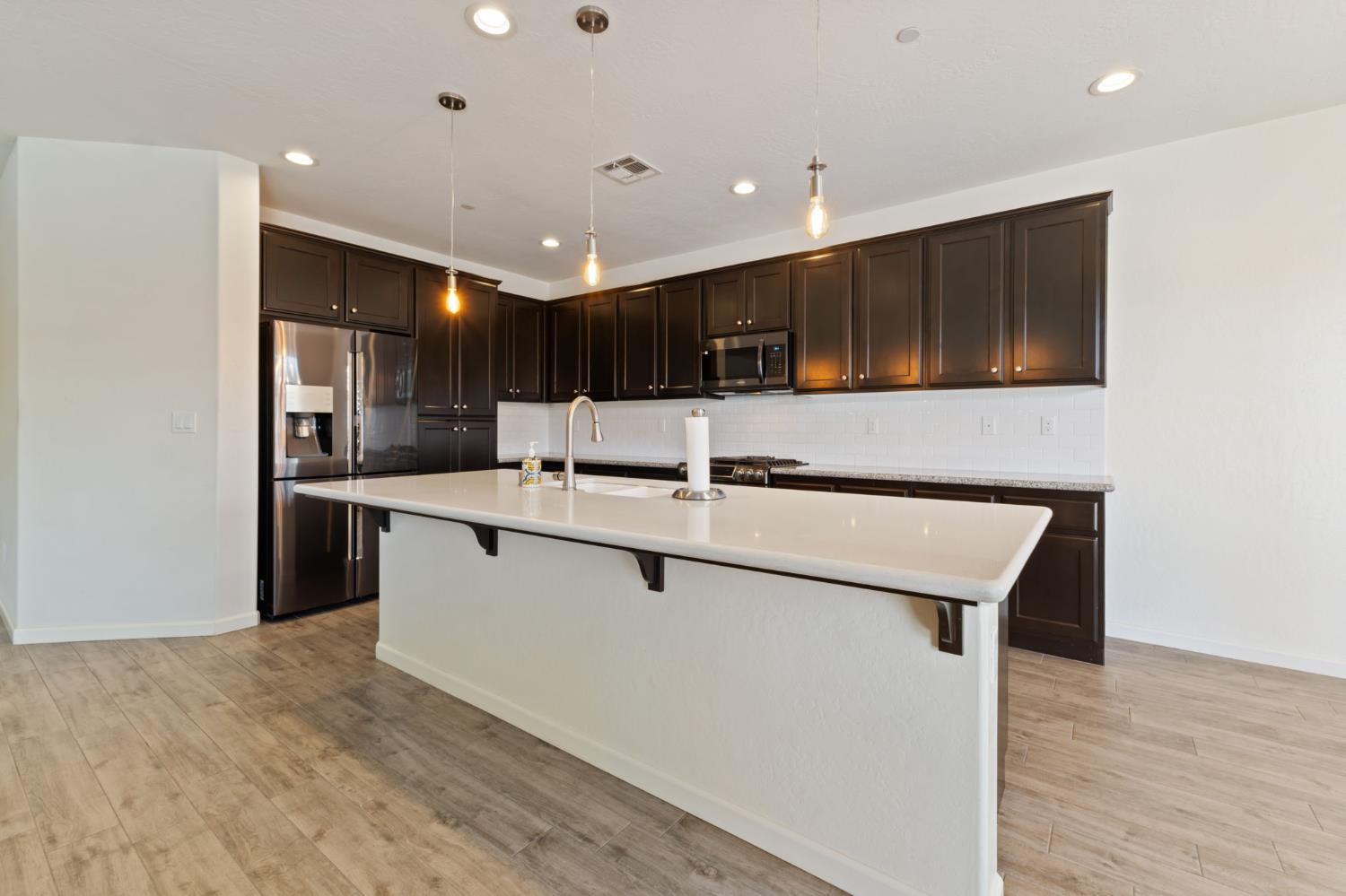 2587 Isleworth Avenue