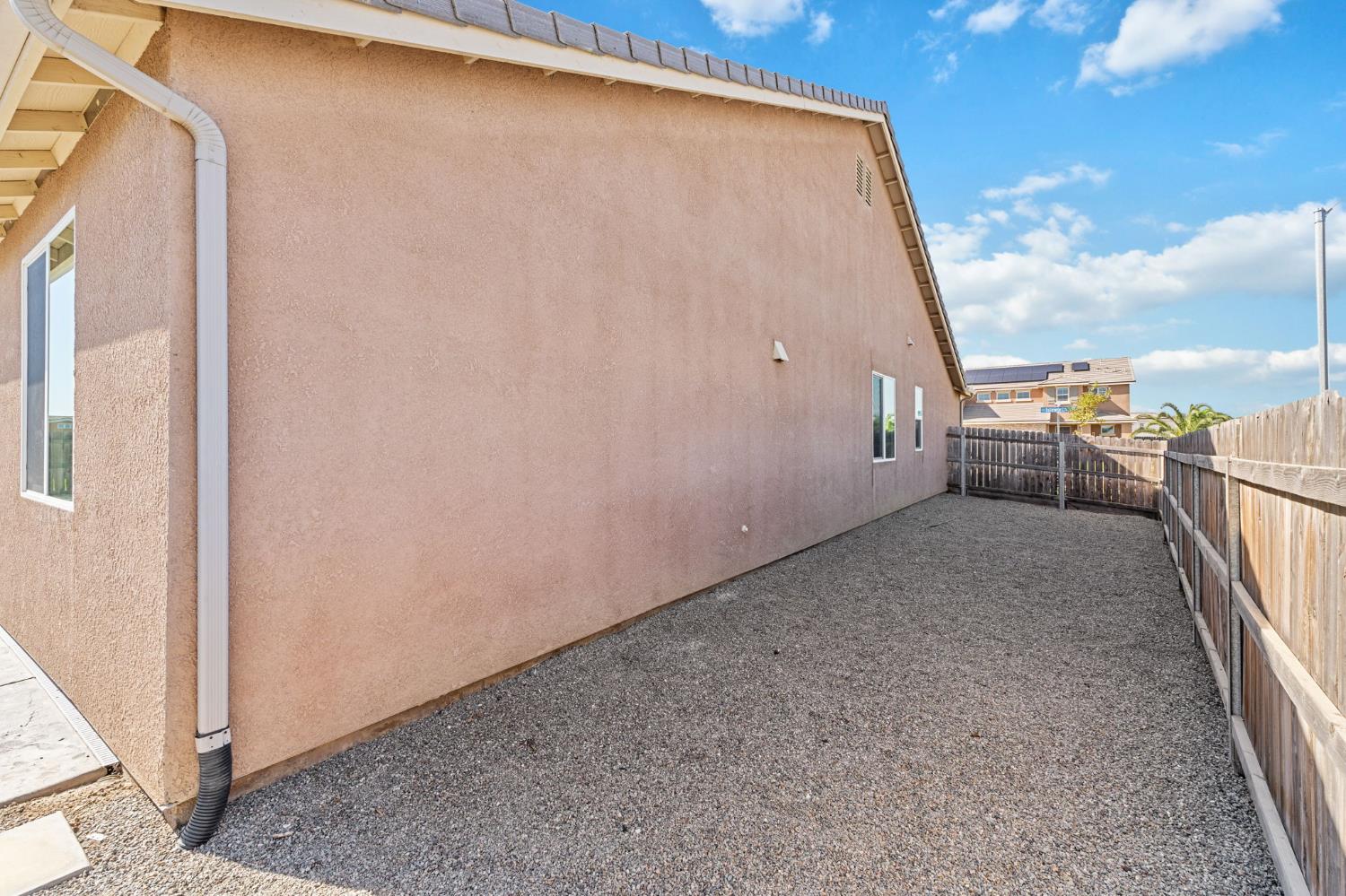 2587 Isleworth Avenue