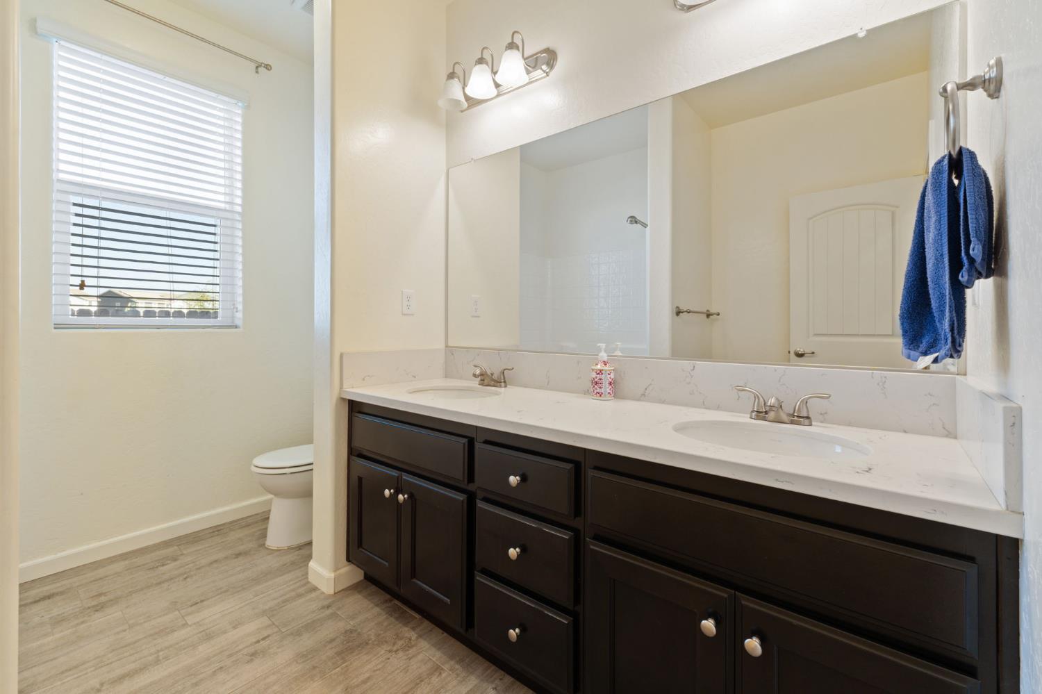 2587 Isleworth Avenue