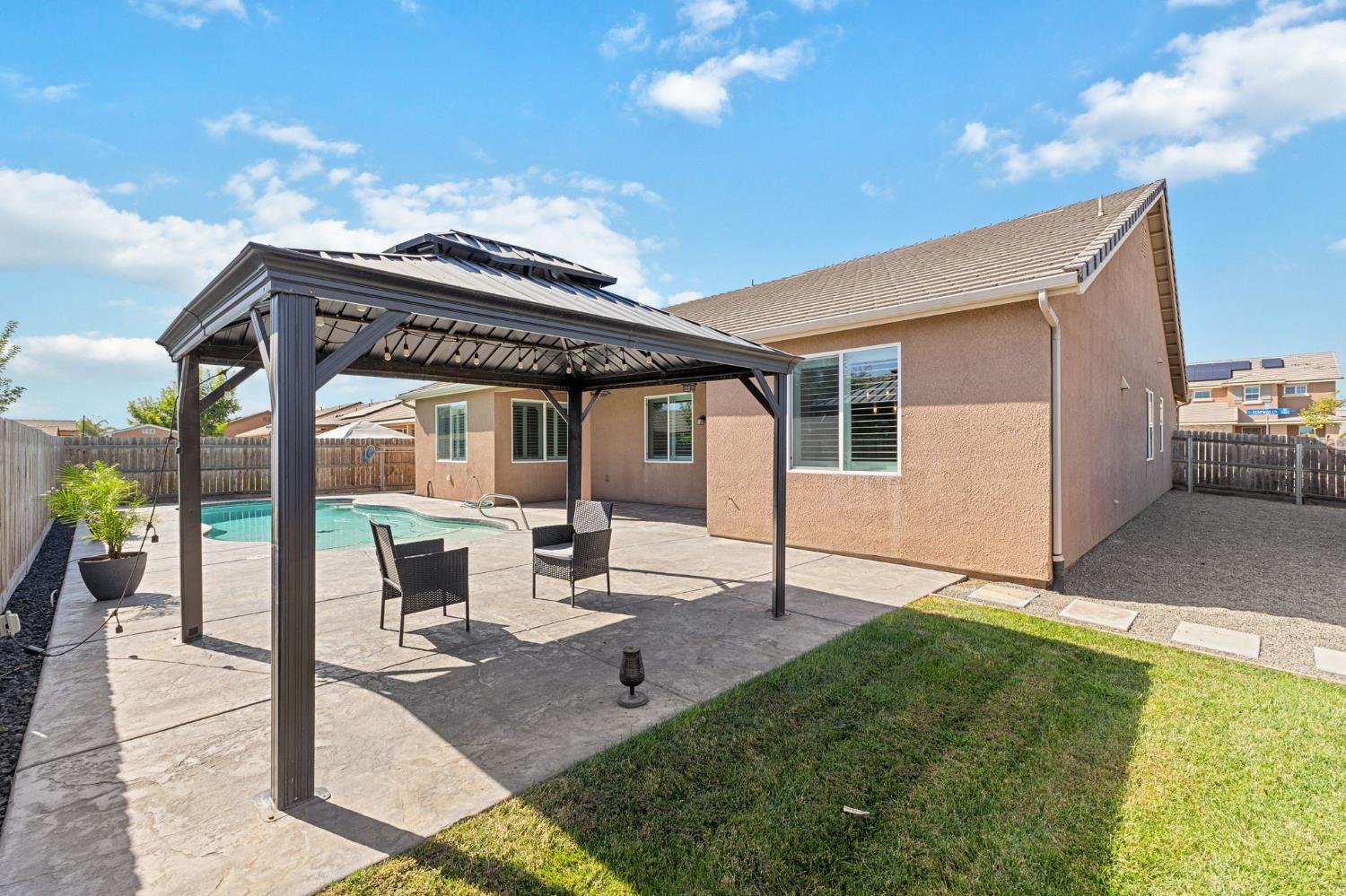 2587 Isleworth Avenue