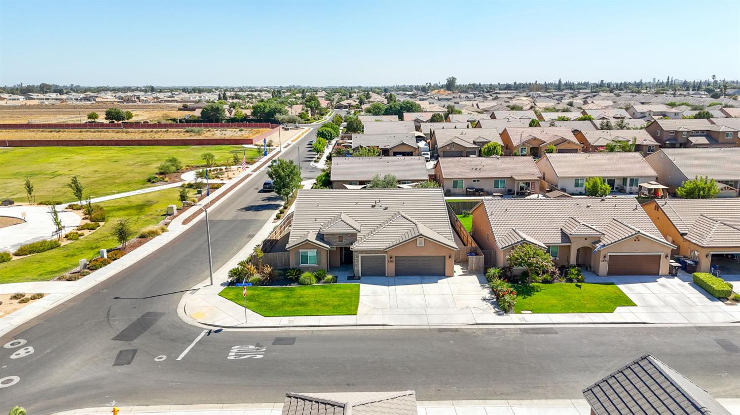 2587 Isleworth Avenue