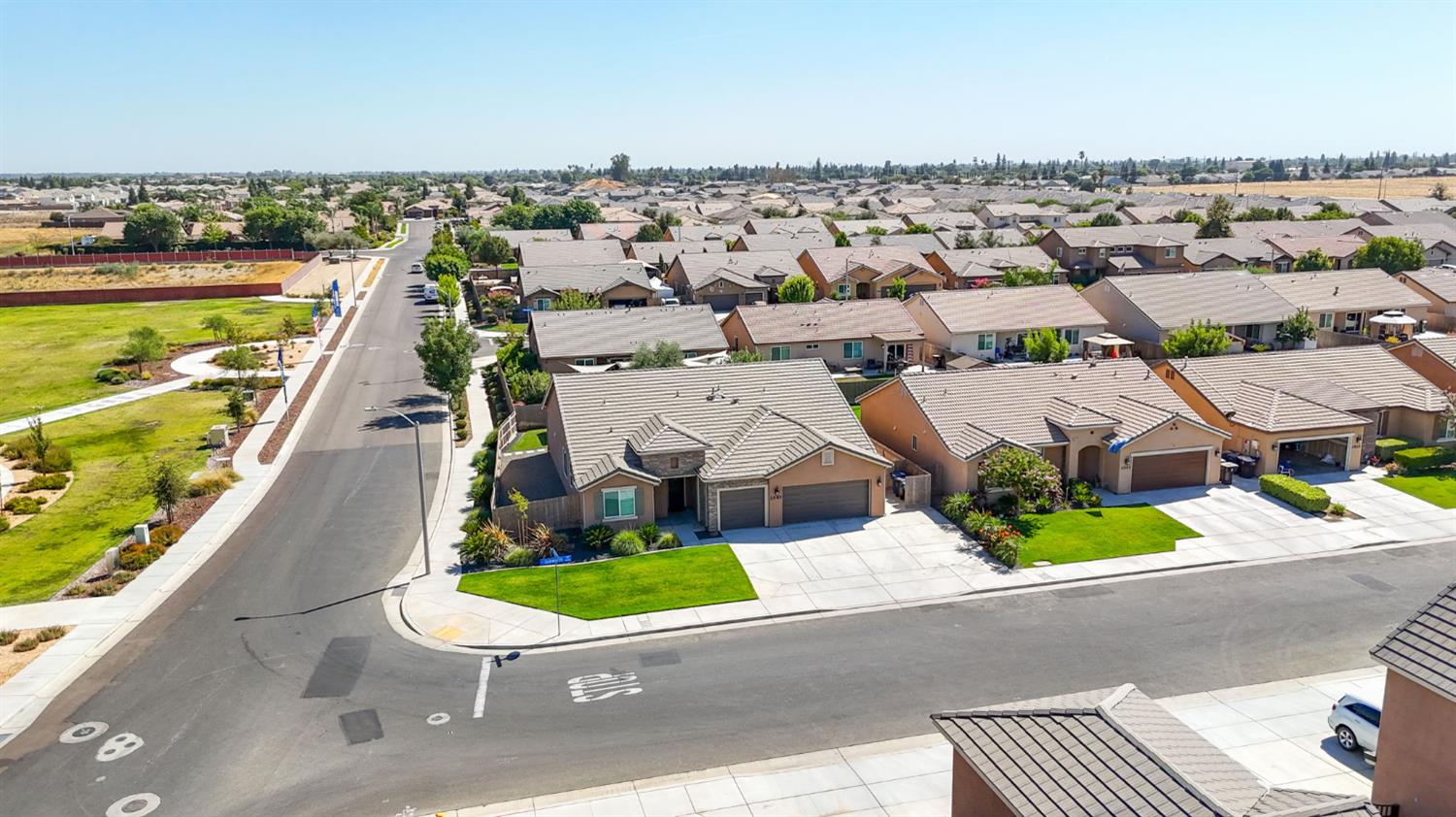 2587 Isleworth Avenue