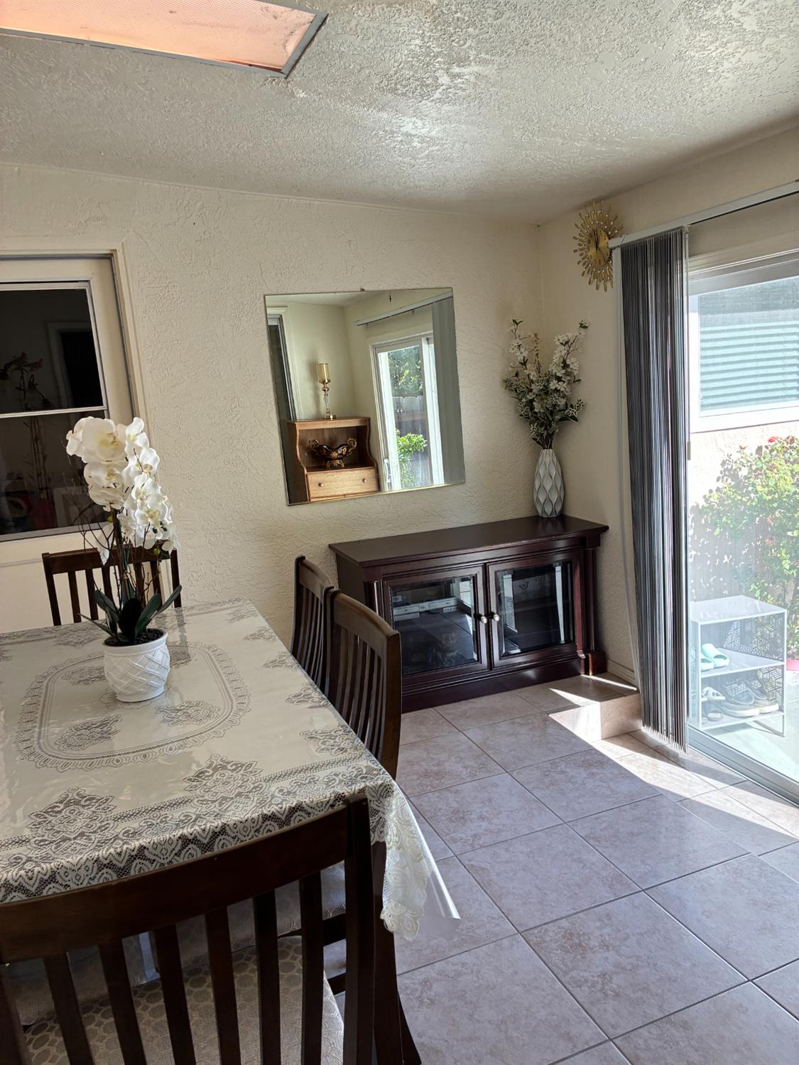 400 E Tuolumne Road