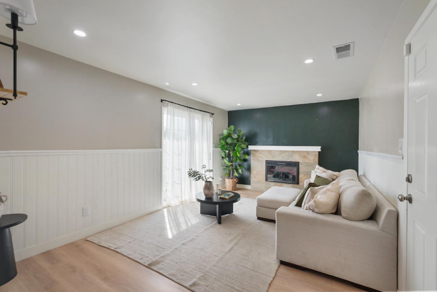 3280 cheyenne Drive