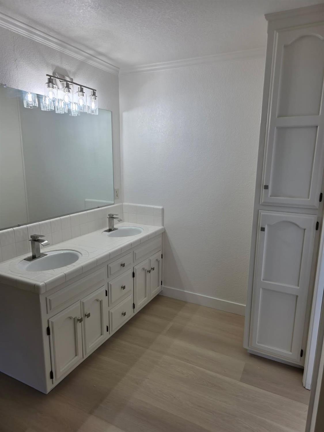 2400 Dutchollow Court