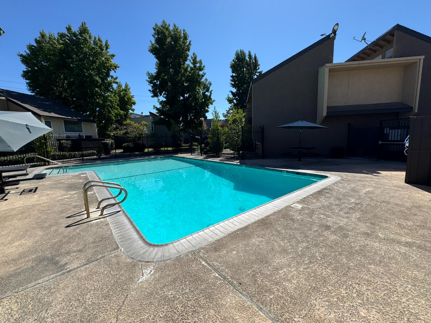 325 Standiford Avenue 7