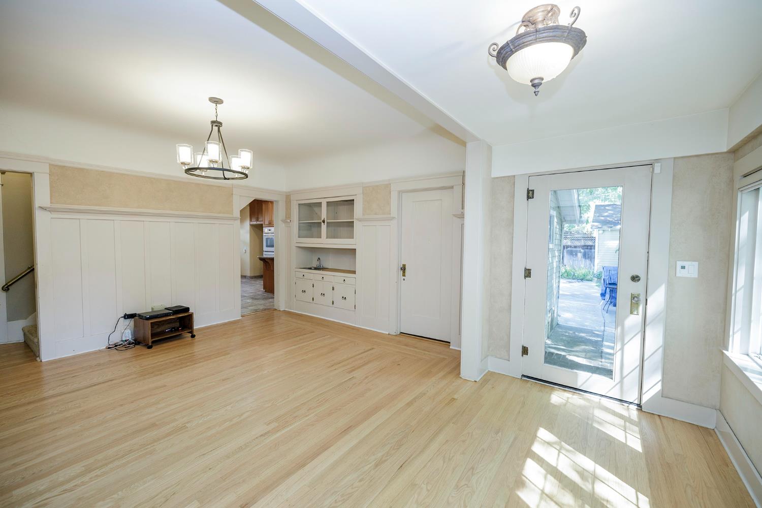 202 Hackberry Avenue