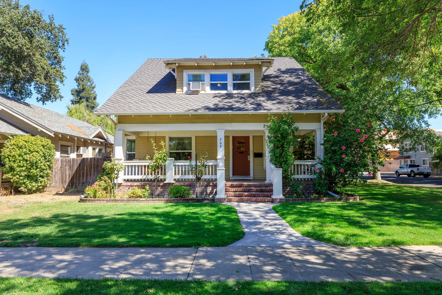 202 Hackberry Avenue