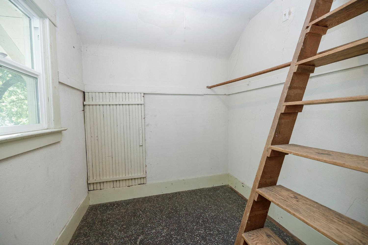 202 Hackberry Avenue