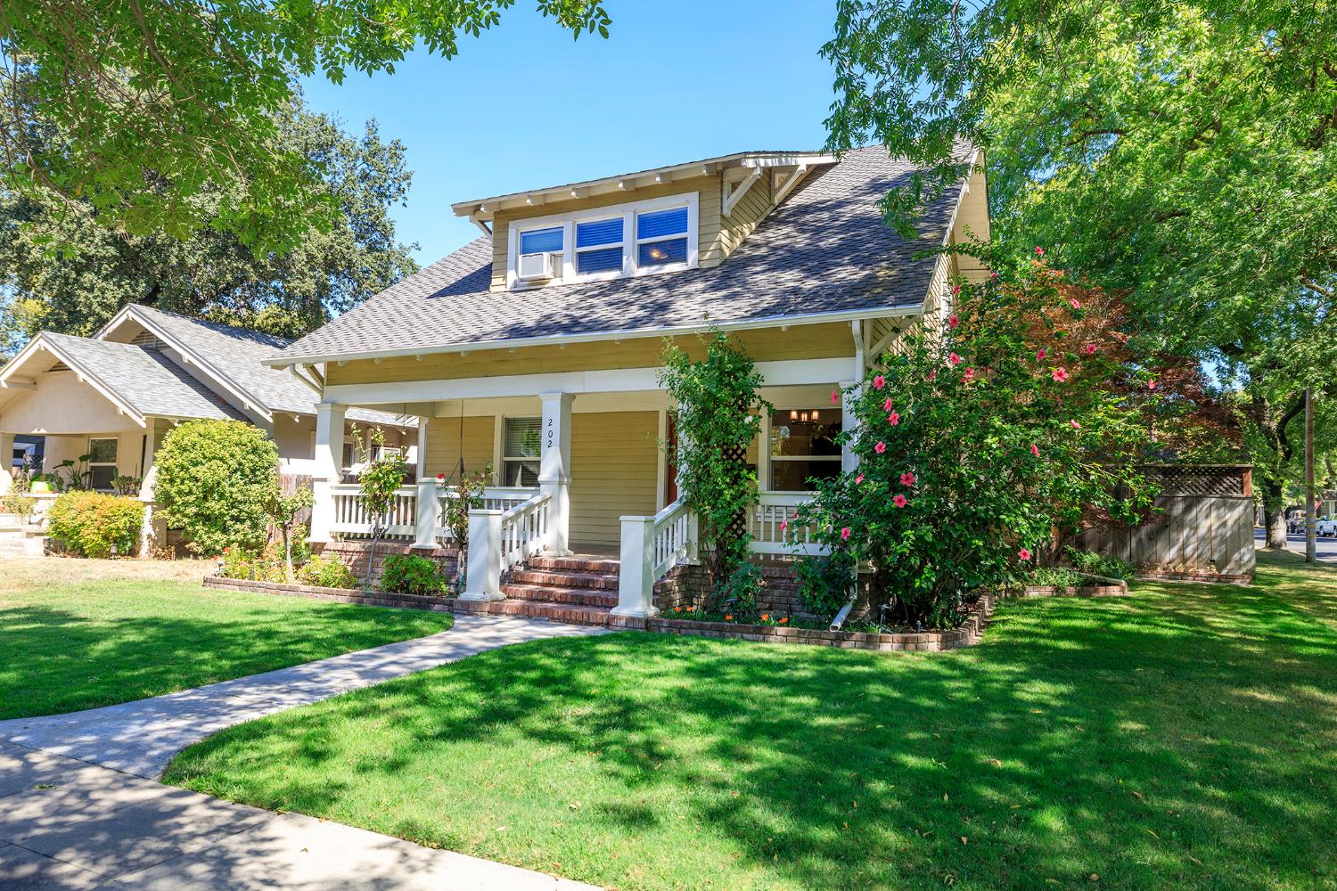 202 Hackberry Avenue