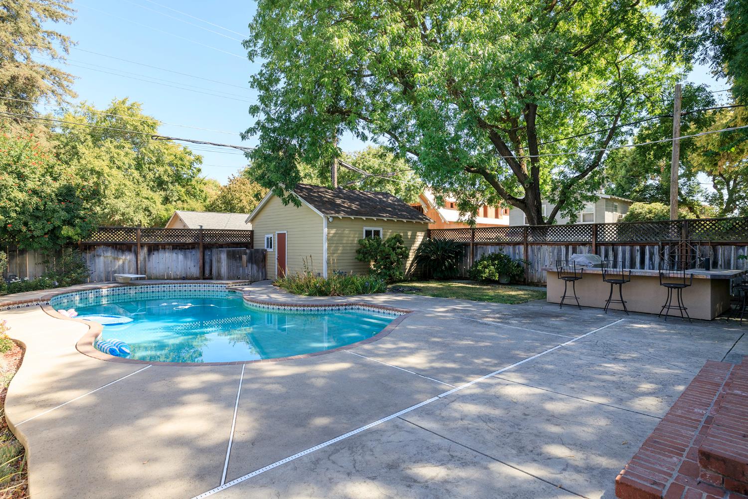 202 Hackberry Avenue