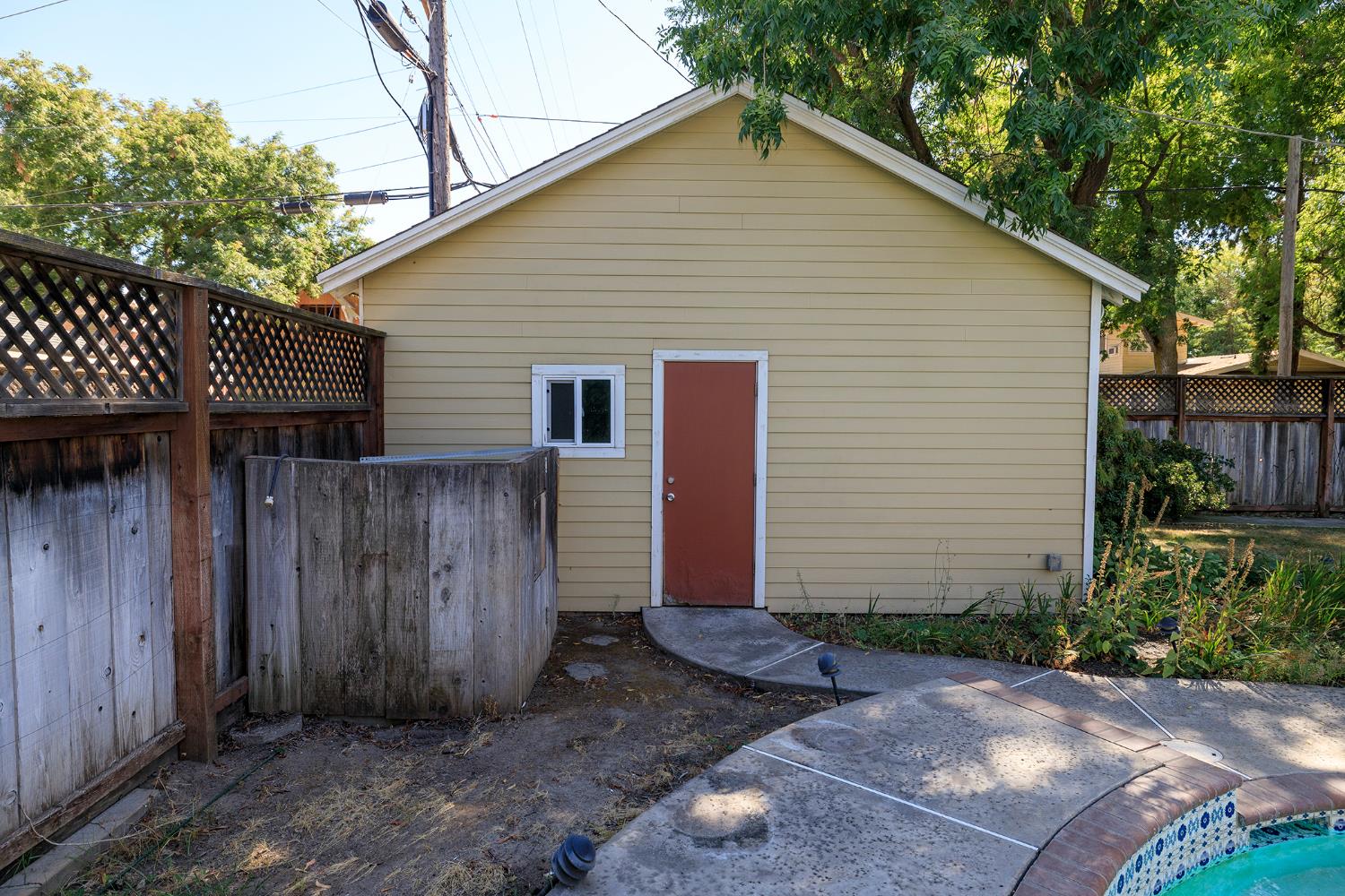 202 Hackberry Avenue