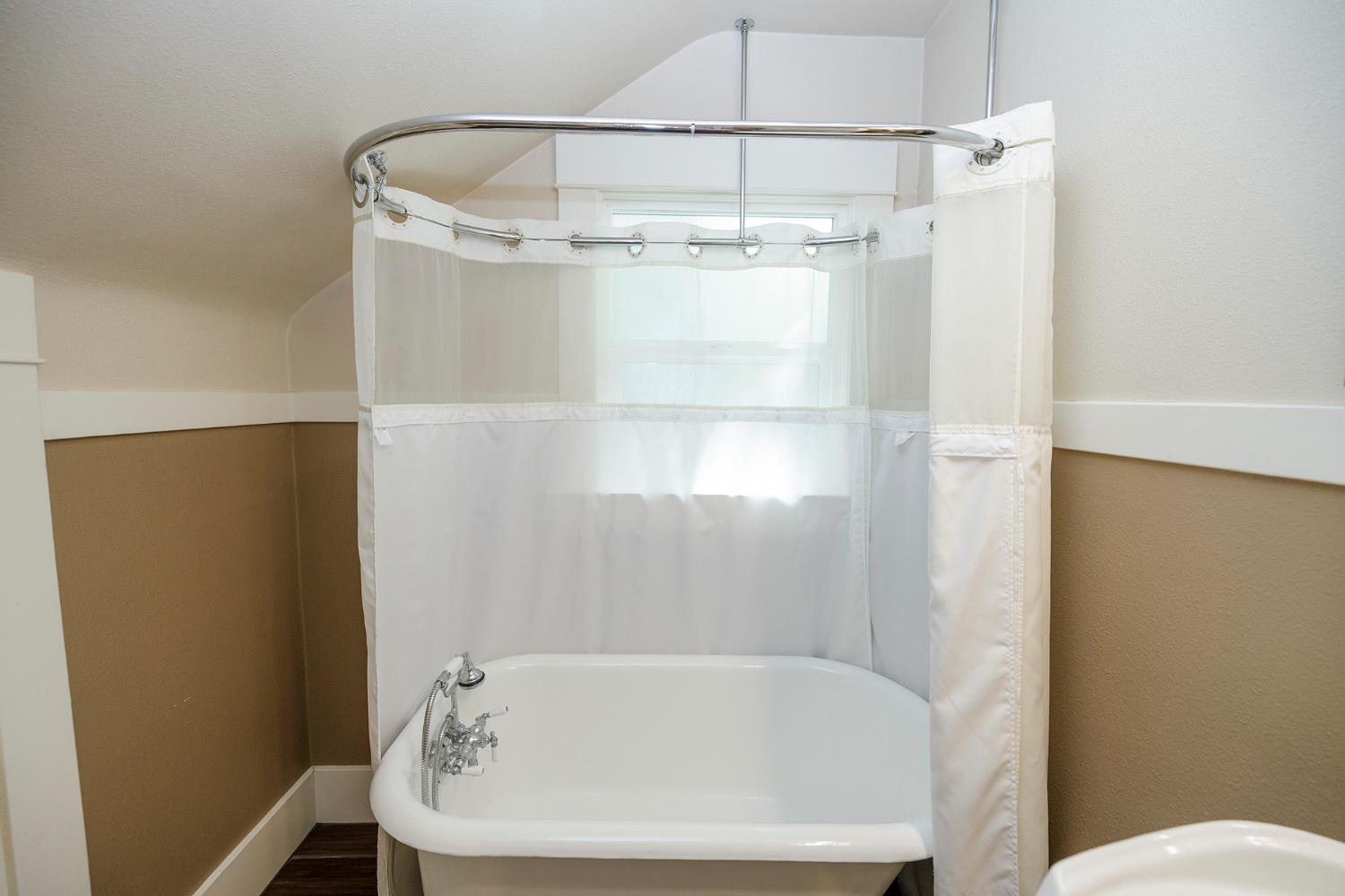 202 Hackberry Avenue