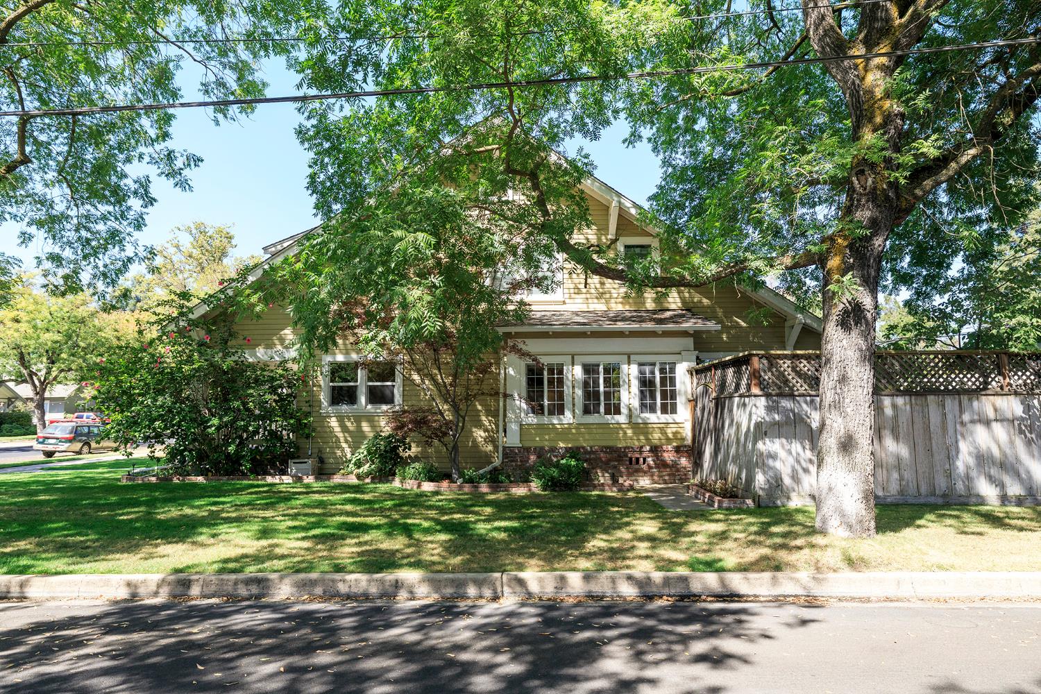 202 Hackberry Avenue