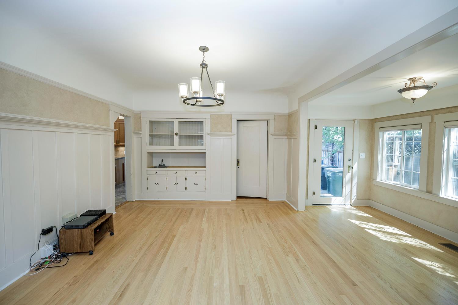 202 Hackberry Avenue