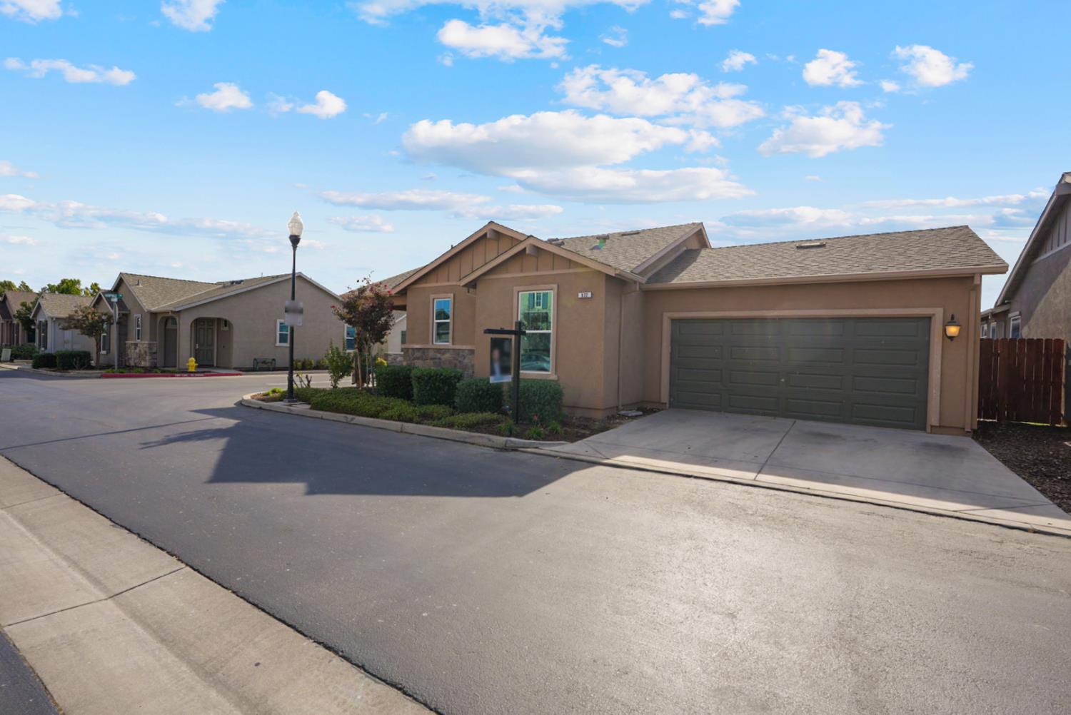 832 Castellona Drive