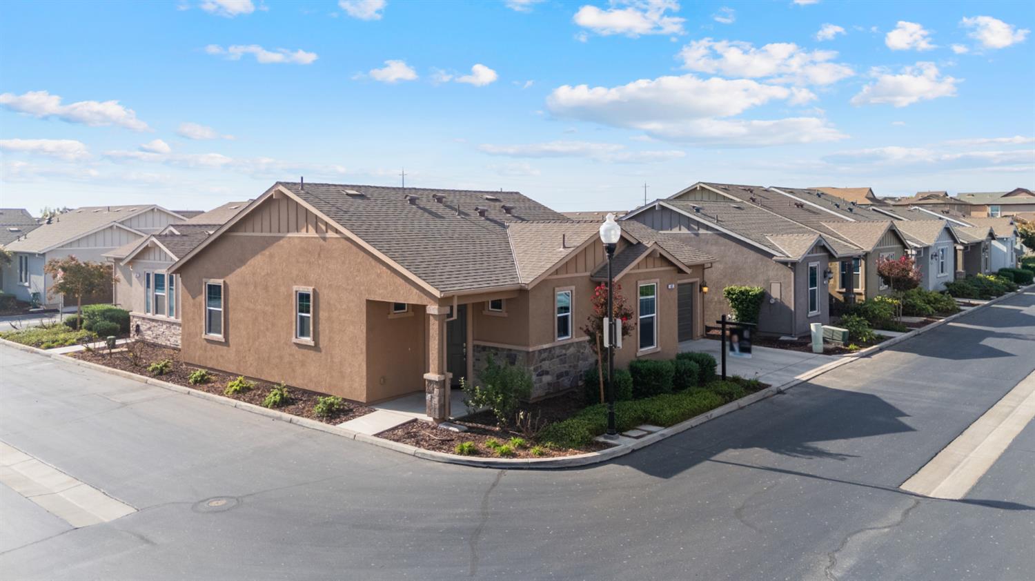 832 Castellona Drive