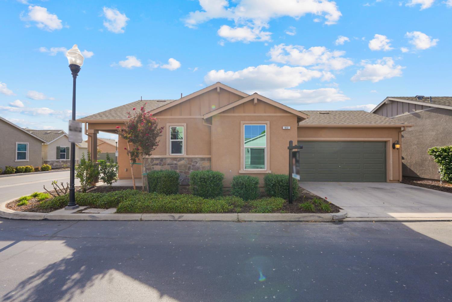 832 Castellona Drive