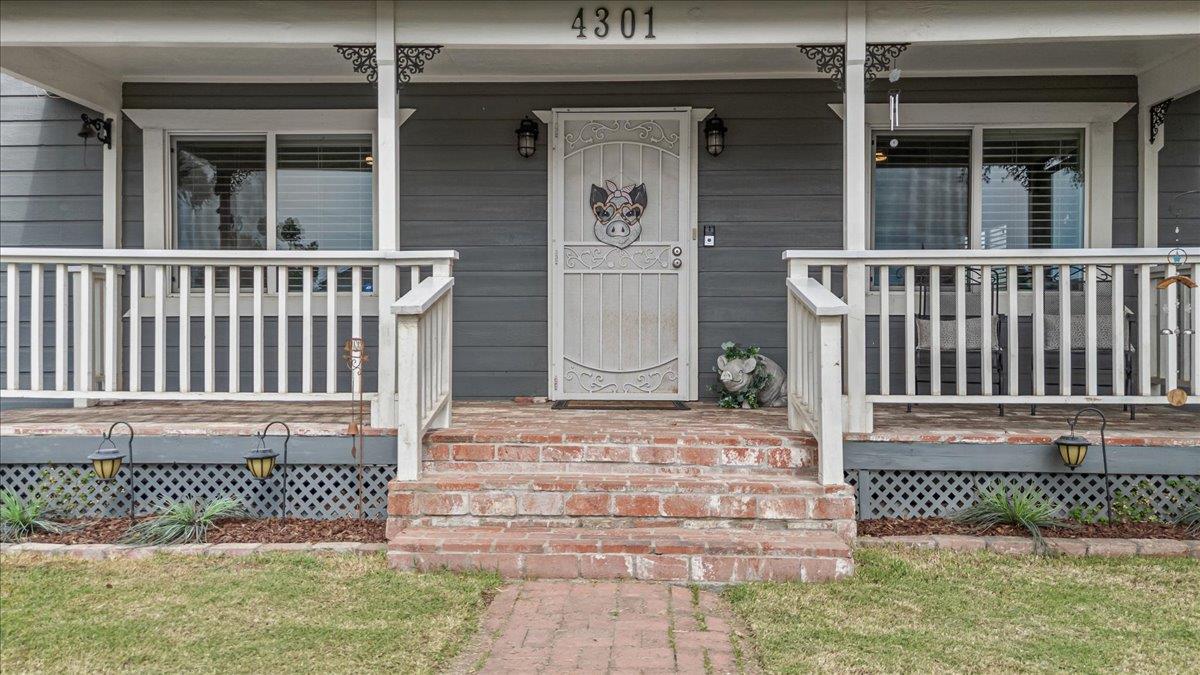 4301 Santa Fe Street