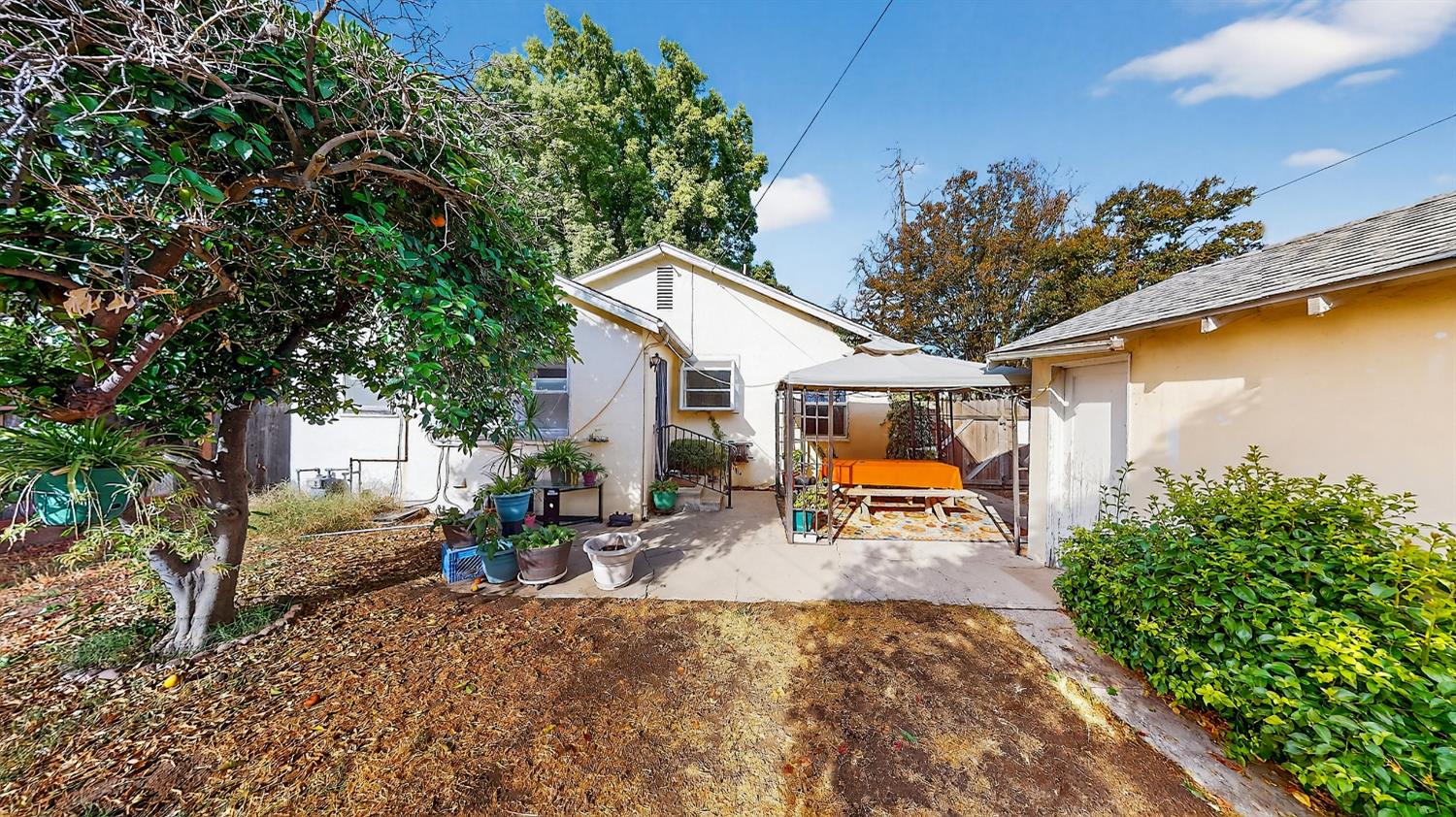 220 S Orange Street