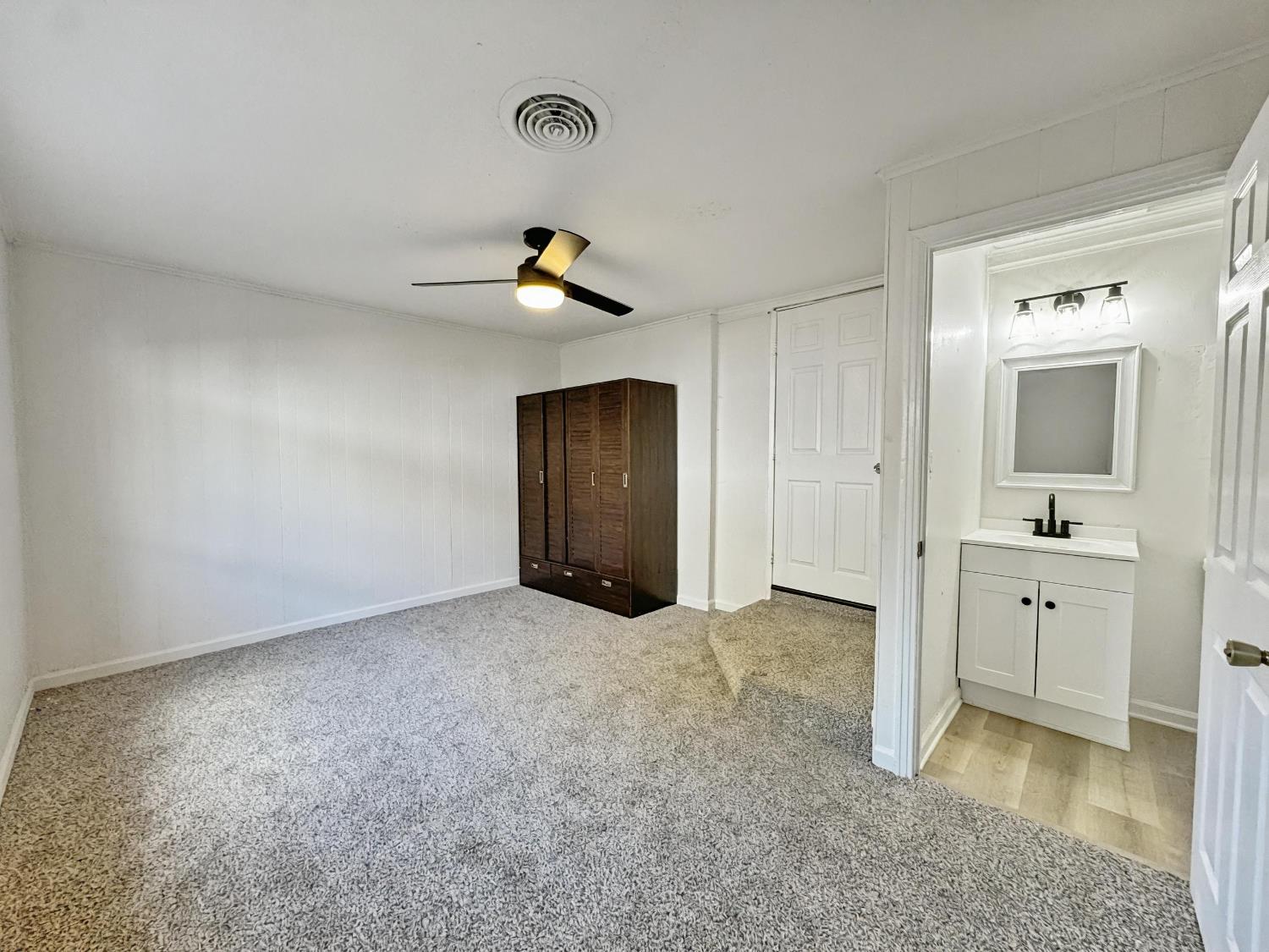 2533 Oxford Way