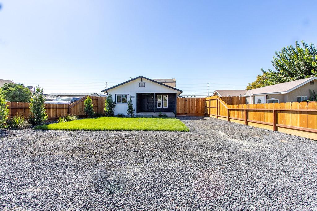 3749 San Joaquin Avenue