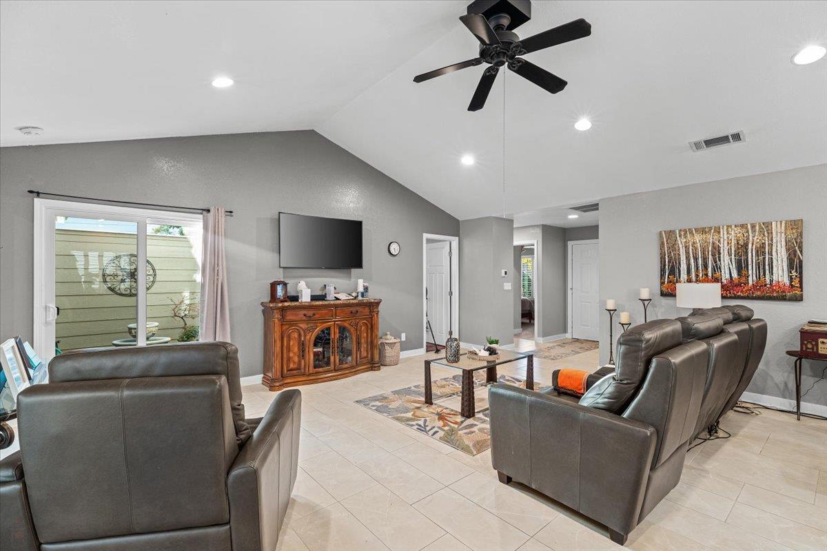 2344 St Lawrence Lane