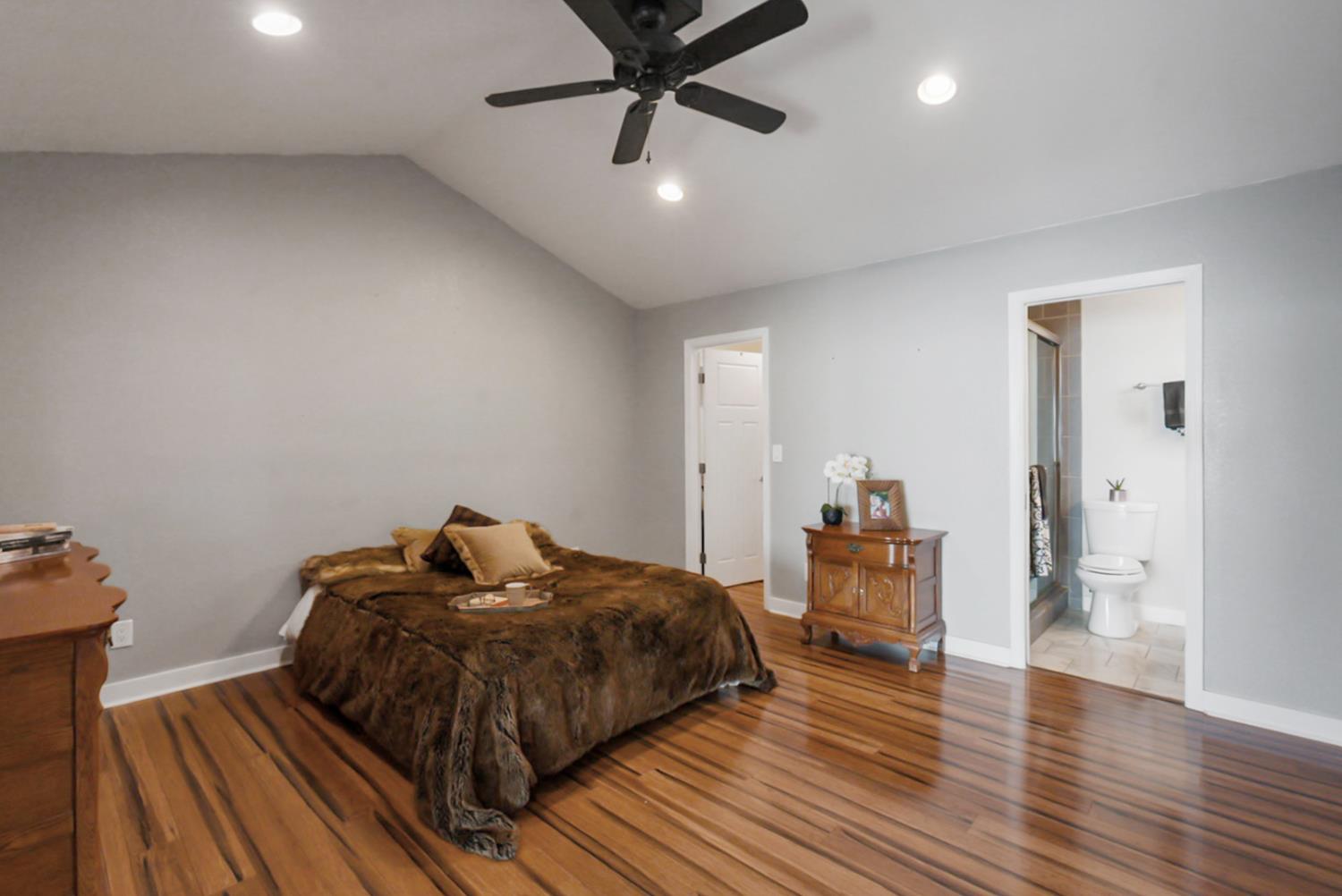 2344 St Lawrence Lane