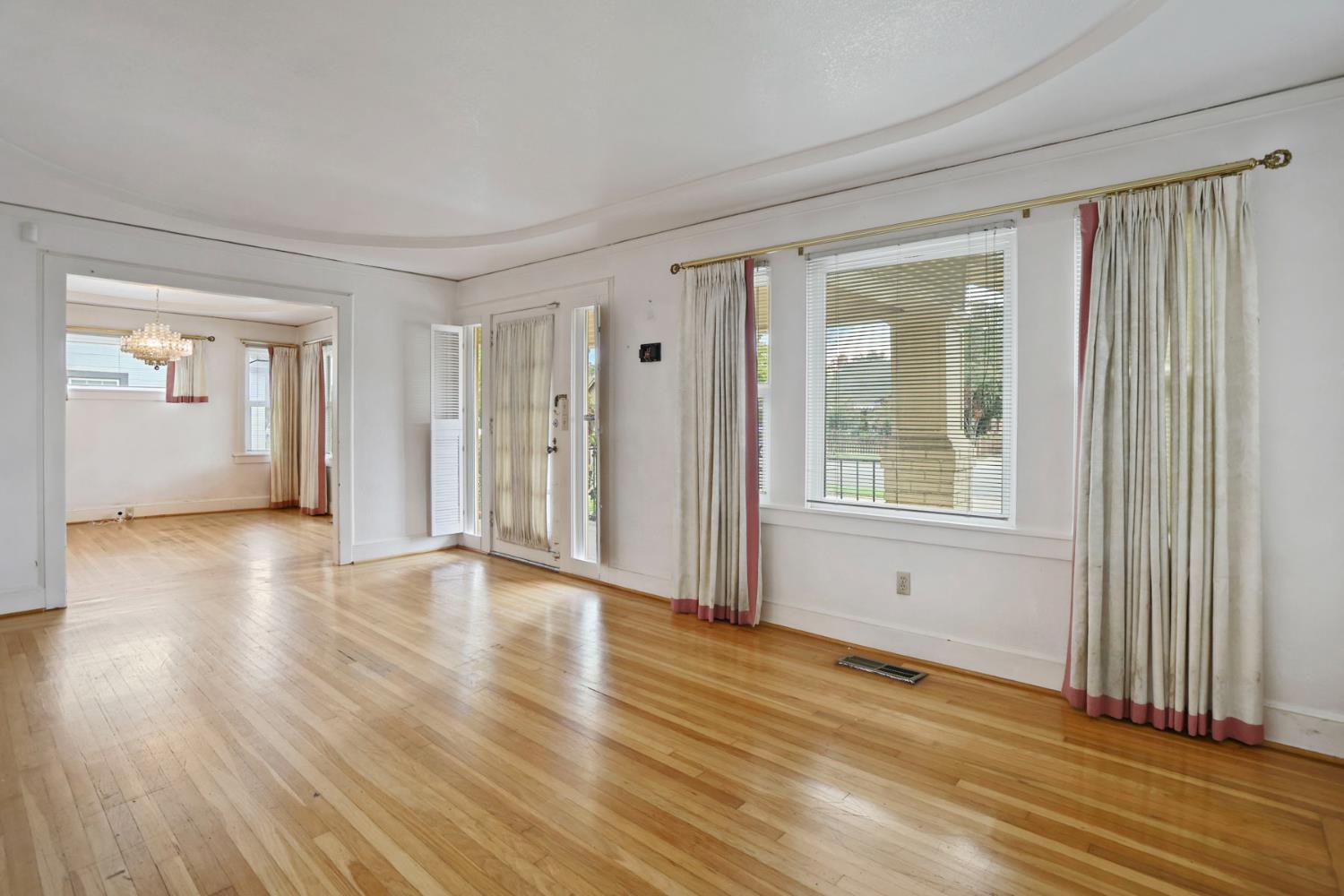 1719 W Willow Street