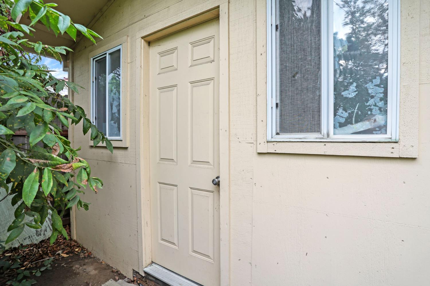 1719 W Willow Street