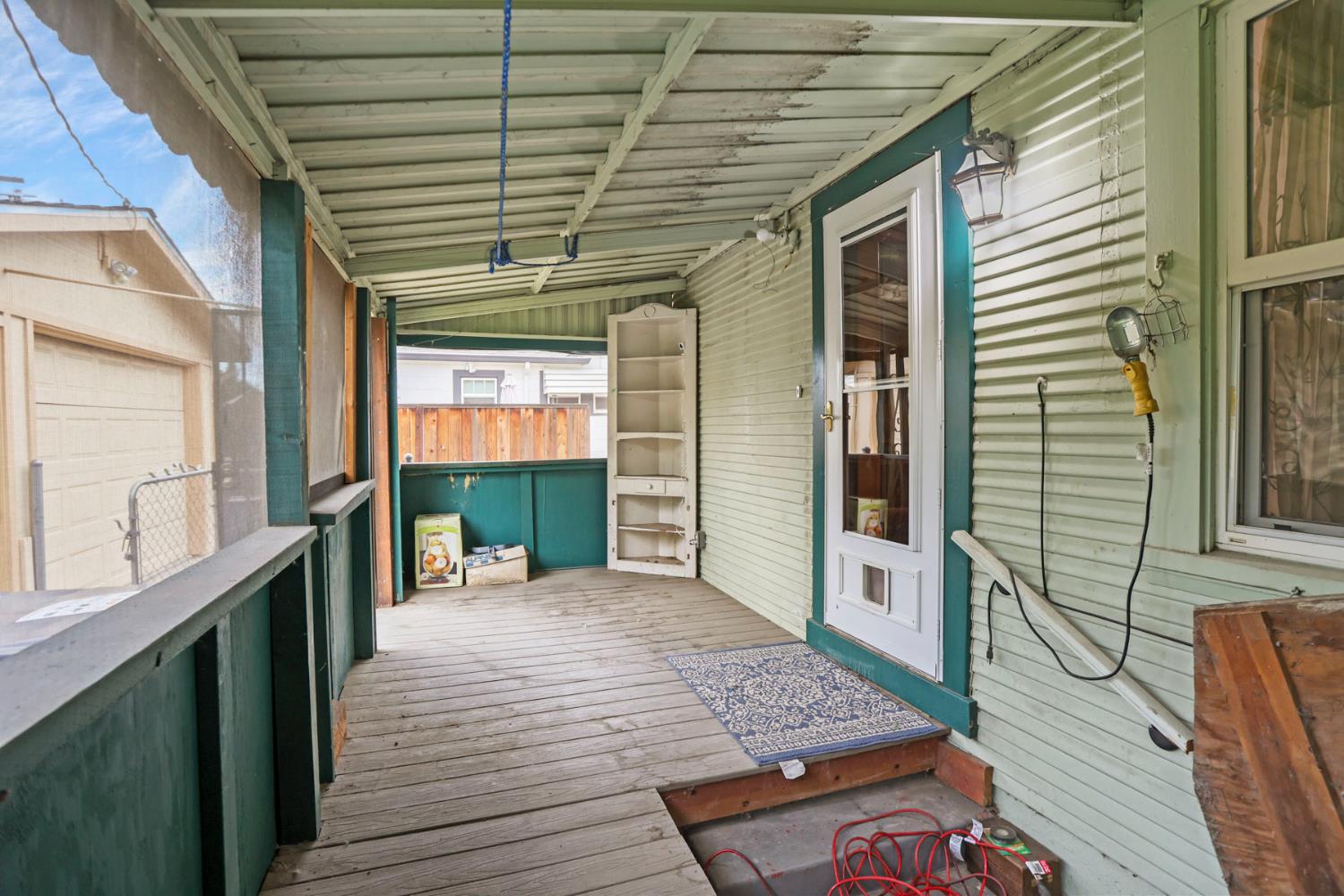 1719 W Willow Street