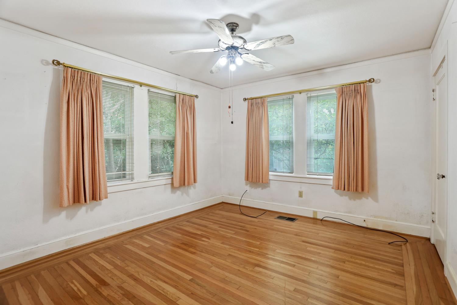 1719 W Willow Street