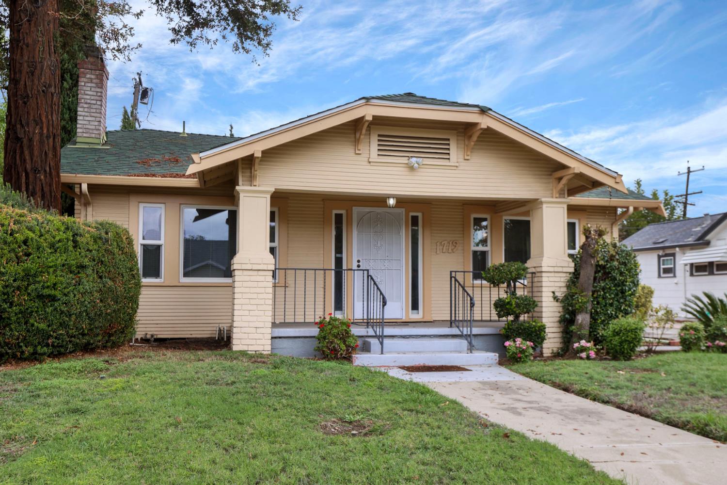 1719 W Willow Street