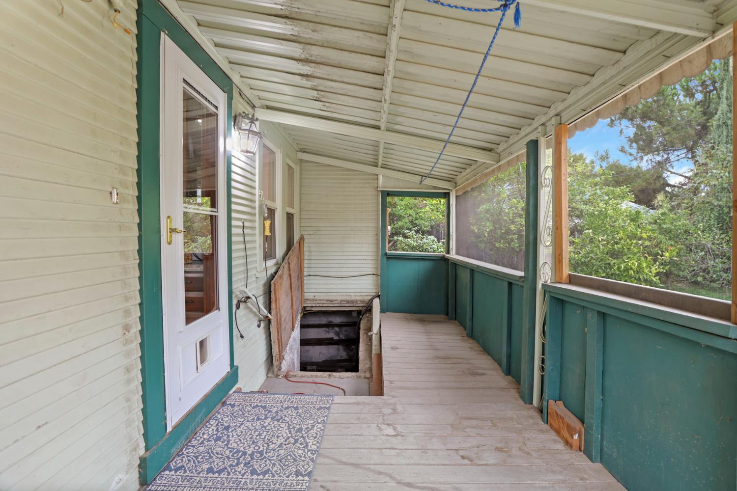 1719 W Willow Street