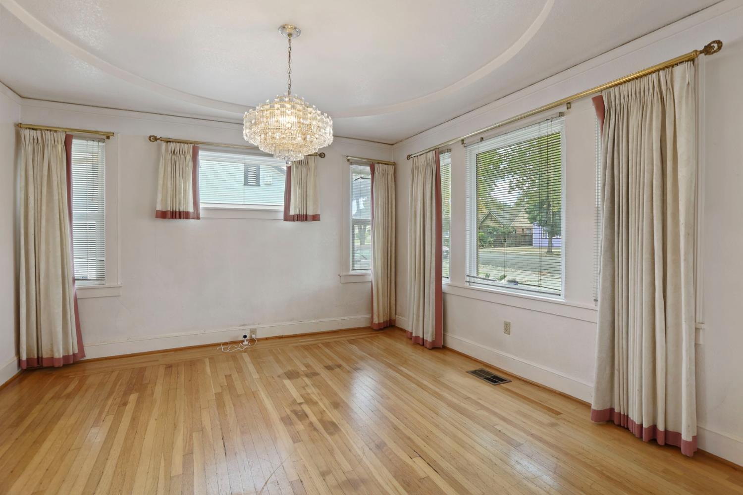 1719 W Willow Street