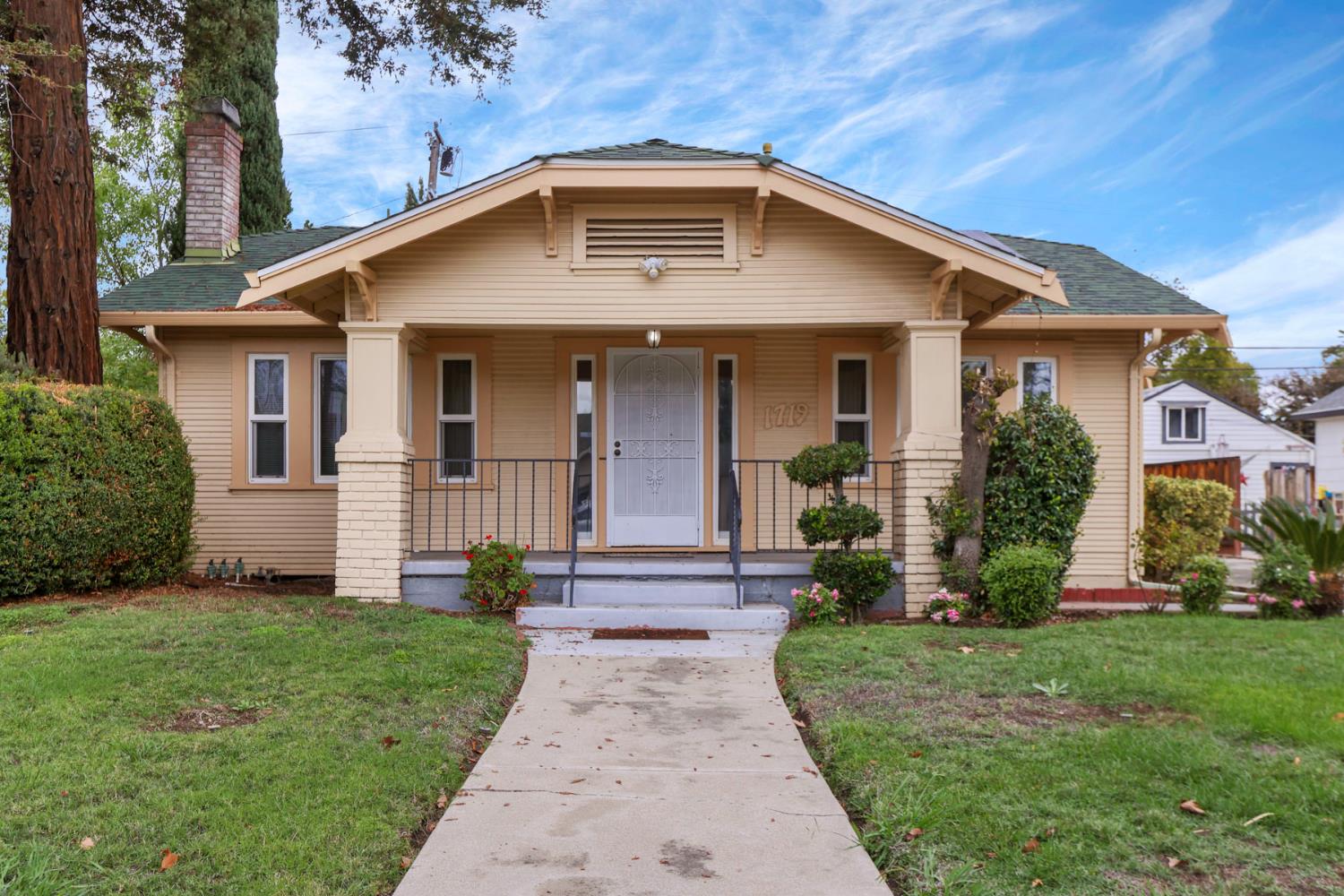 1719 W Willow Street