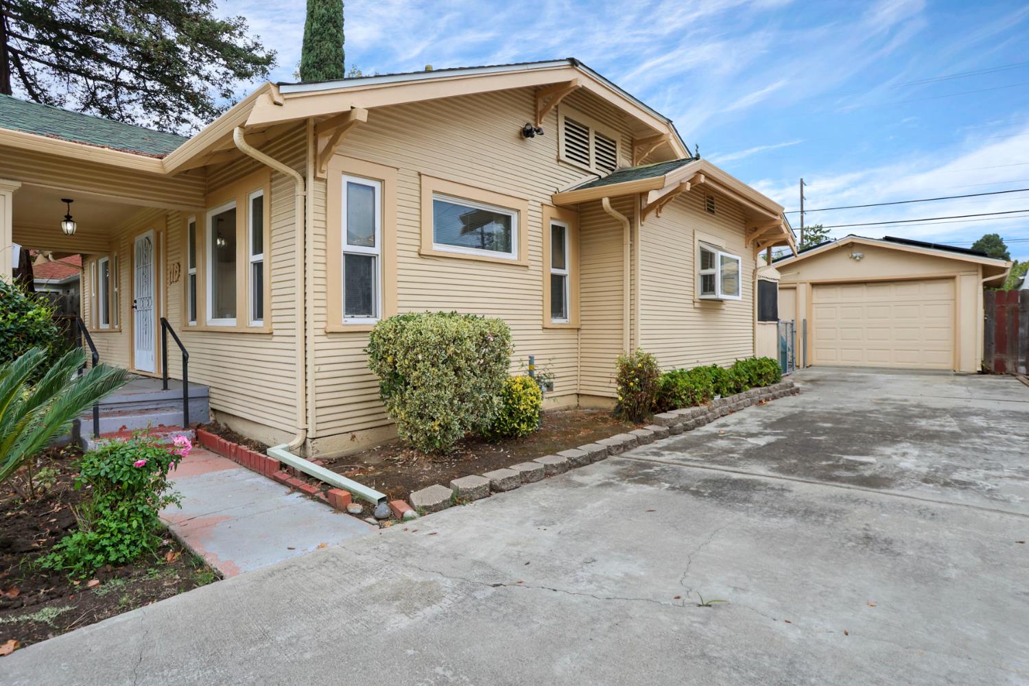 1719 W Willow Street