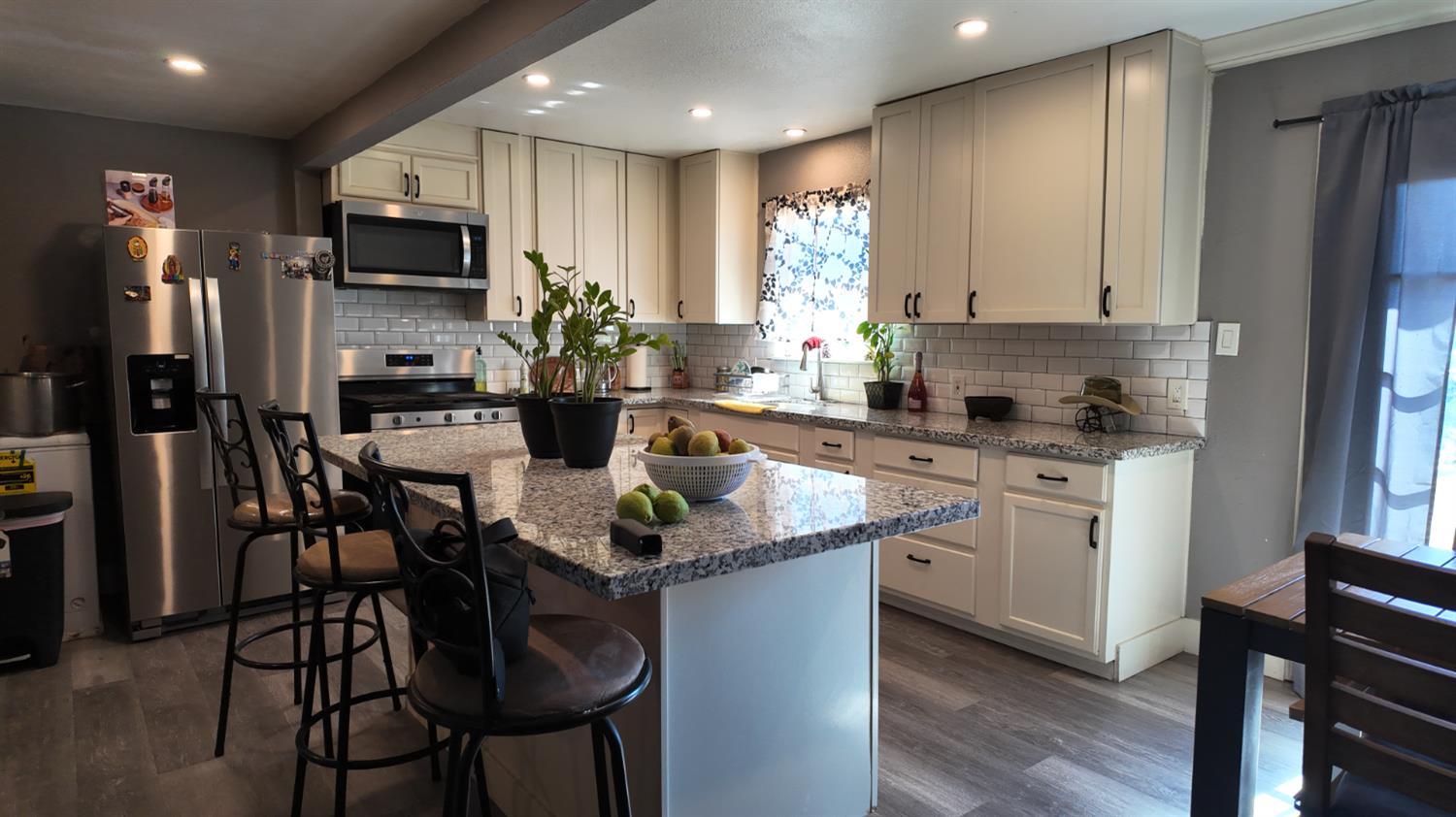 2472 E Sonora Street