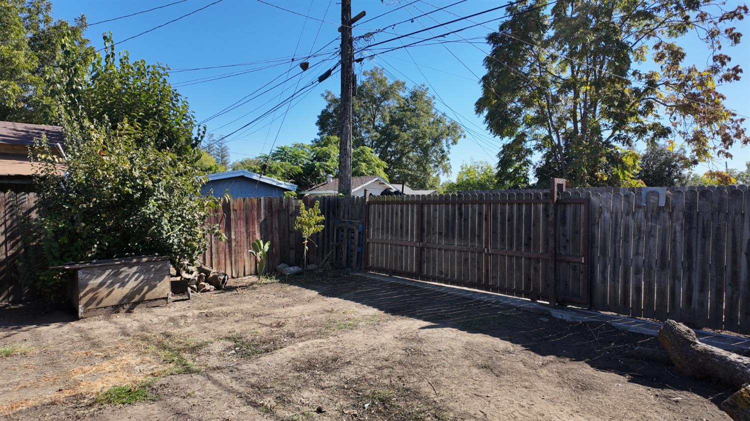 2472 E Sonora Street