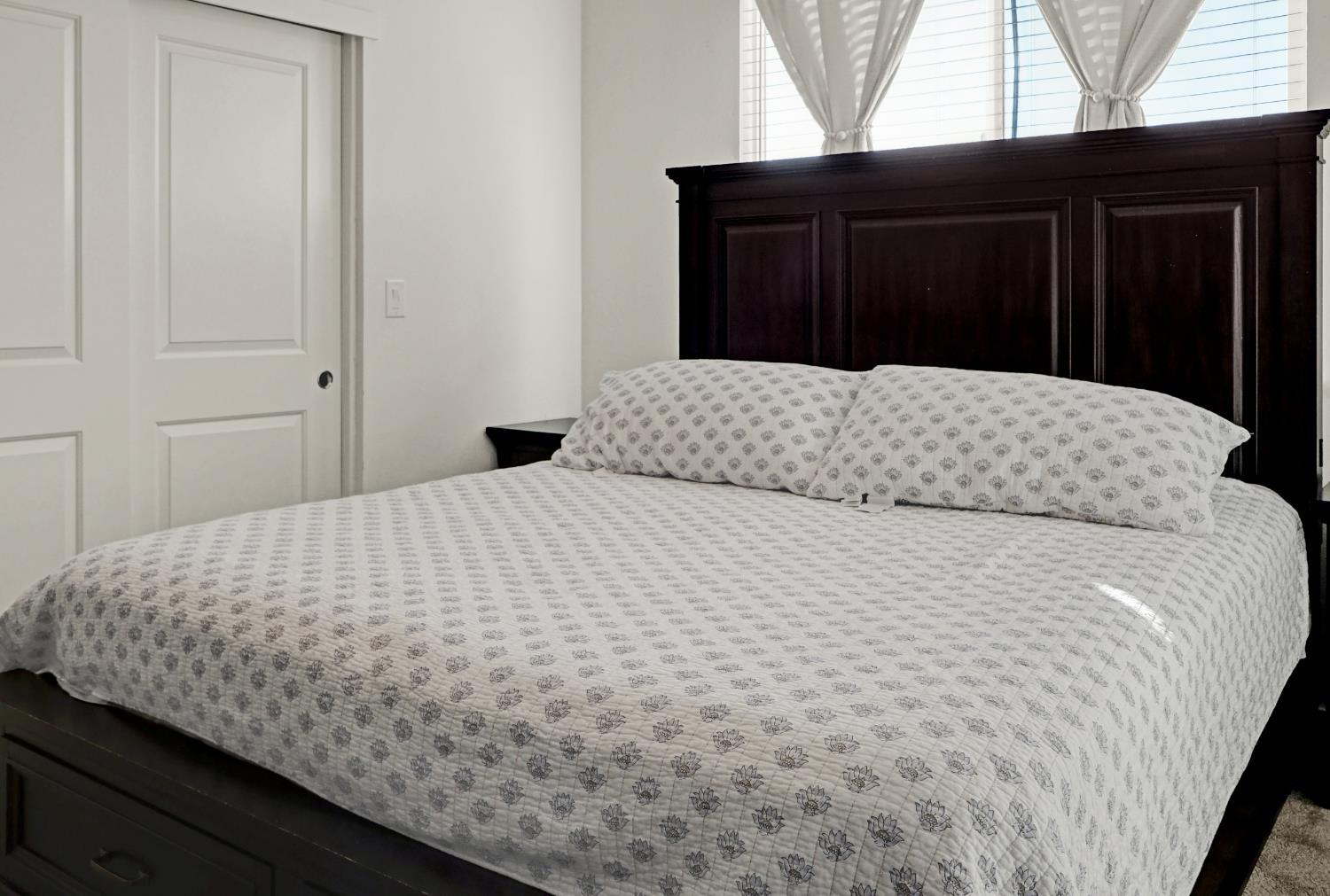 1274 Golden Angel Way