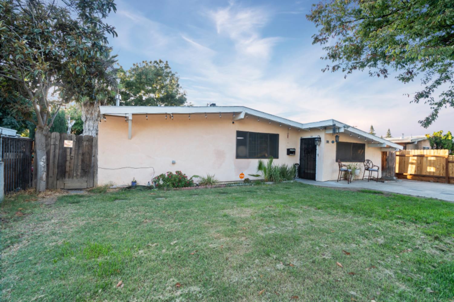 617 E Placid Ln