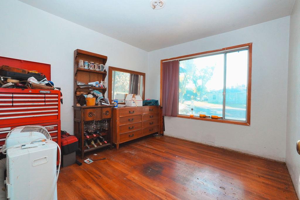 927 E Fairmont Avenue