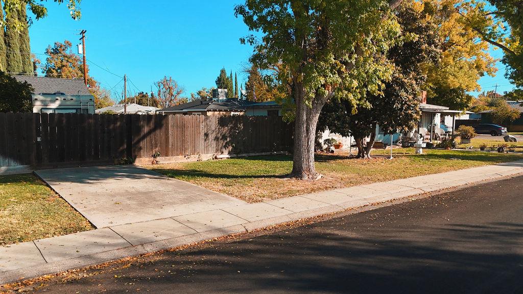 927 E Fairmont Avenue