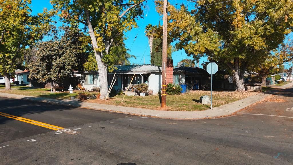 927 E Fairmont Avenue